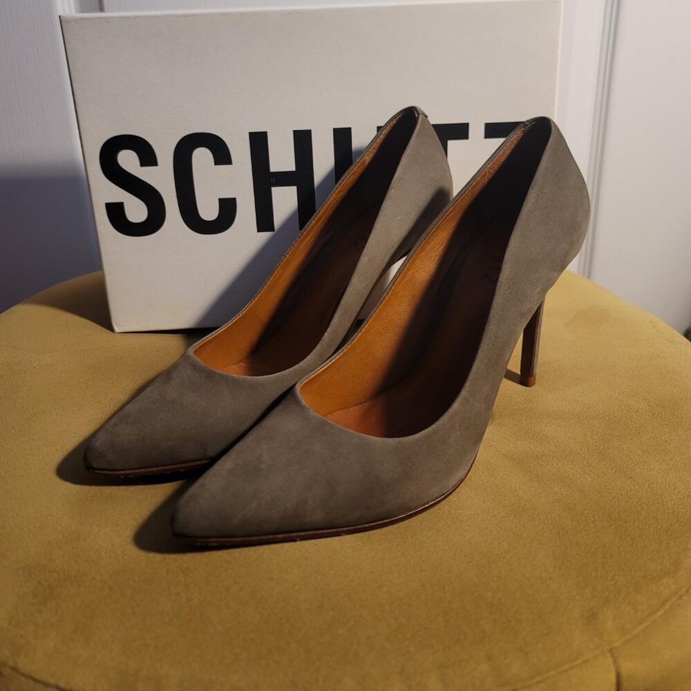 SCHULTZ LOJA FECHADO SALTO ALTO TAUPLE PUMPS IN SIZE 8